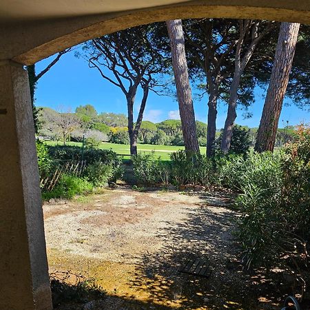 Appartement Golf De Valescure Avec Jardin Saint-Raphaël Exterior foto